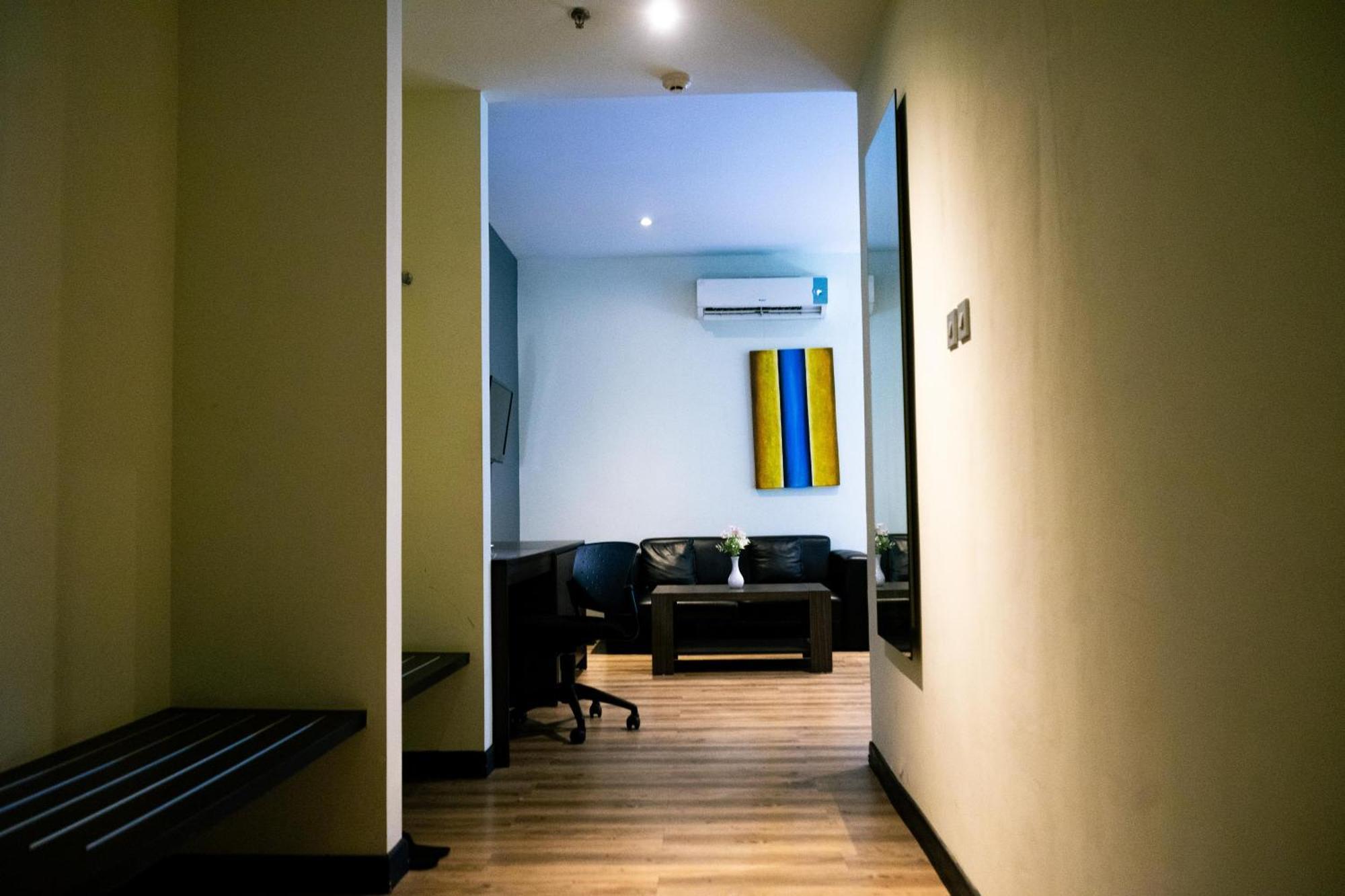 Yunna Hotel Lampung Бандар-Лампунг Екстер'єр фото