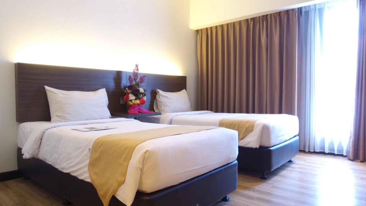 Yunna Hotel Lampung Бандар-Лампунг Екстер'єр фото